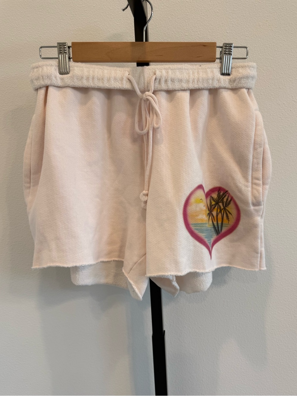 Boys Lie Spring Fever Pale Pink Heart Palm-Graphic Shorts Med Summer Casual